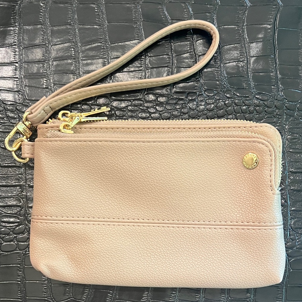 Steve Madden wristlet